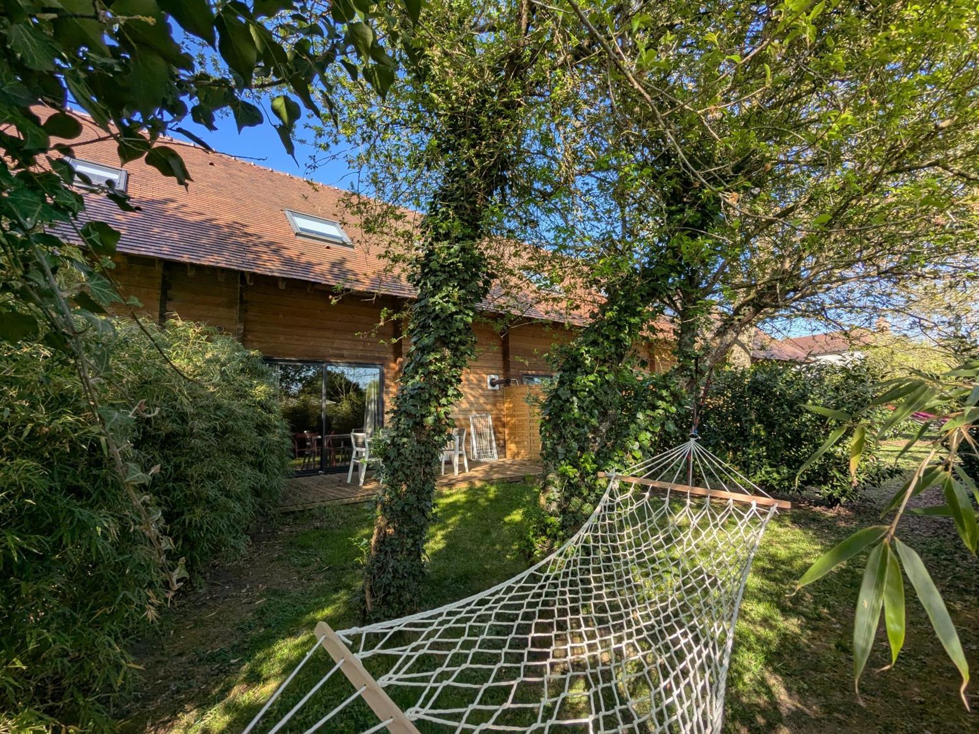 Les Chalets Aux Gites D'Orient Geraudot Номер фото